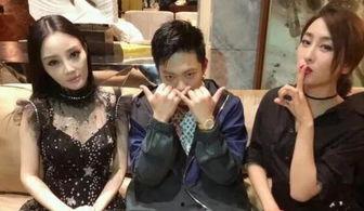 娱乐圈吃瓜二人,娱乐圈“瓜王”与“瓜后”的甜蜜邂逅